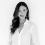 Elena - COMUNICACIÓN CORPORATIVA, PRENSA
