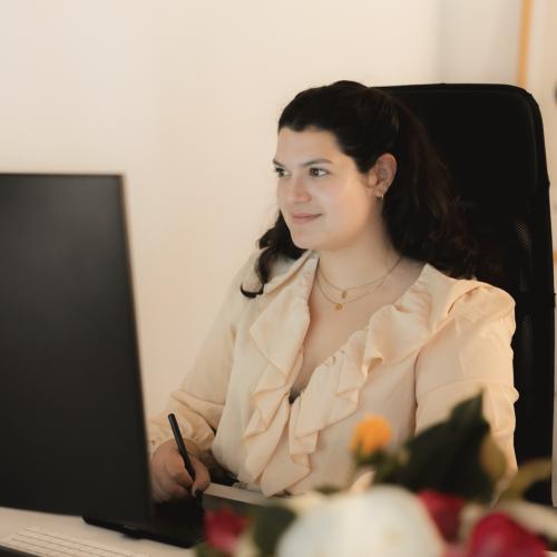 Lucia D. - Diseñadora gráfica y Diseñadora de producto